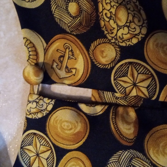 Classic Silk Maximalist Blouse - Picture 7 of 9